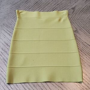 BCBGMAXAZIRA XS lime green bandage skirt💚💛